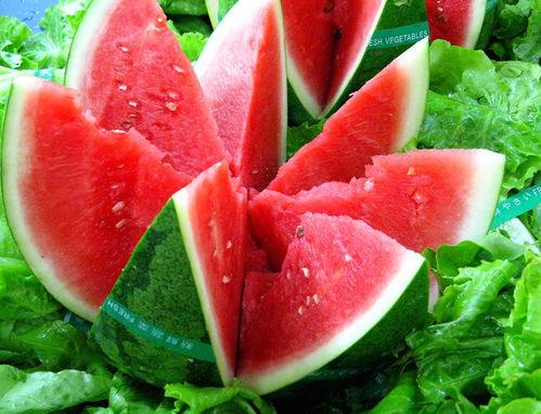 喝铁观音吃瓜,夏日消暑新风尚