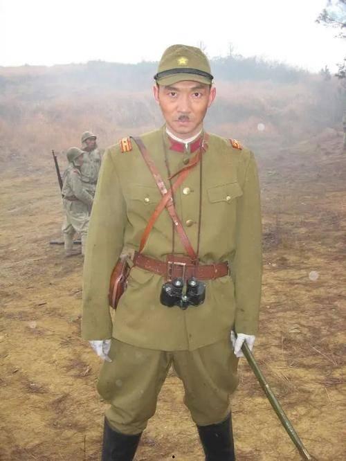 吃瓜大佐图片搞笑头像  第2张