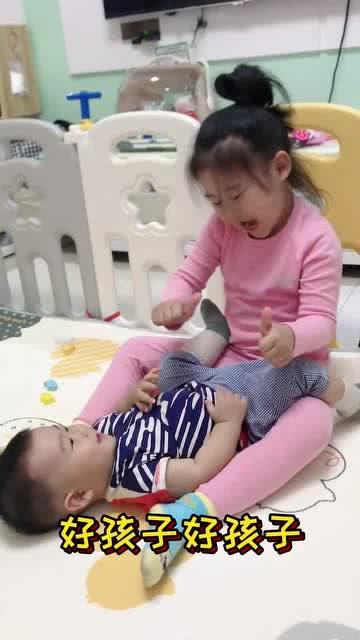 家有萌娃吃瓜,欢乐吃瓜日常